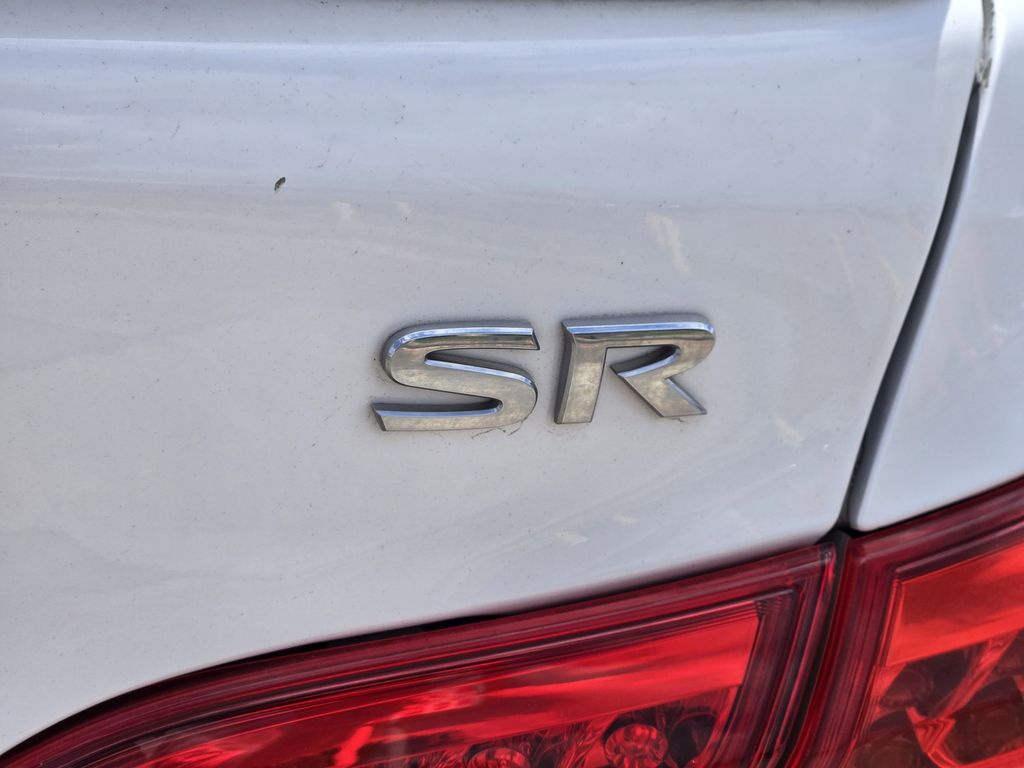 2015 Nissan Sentra SR - 9