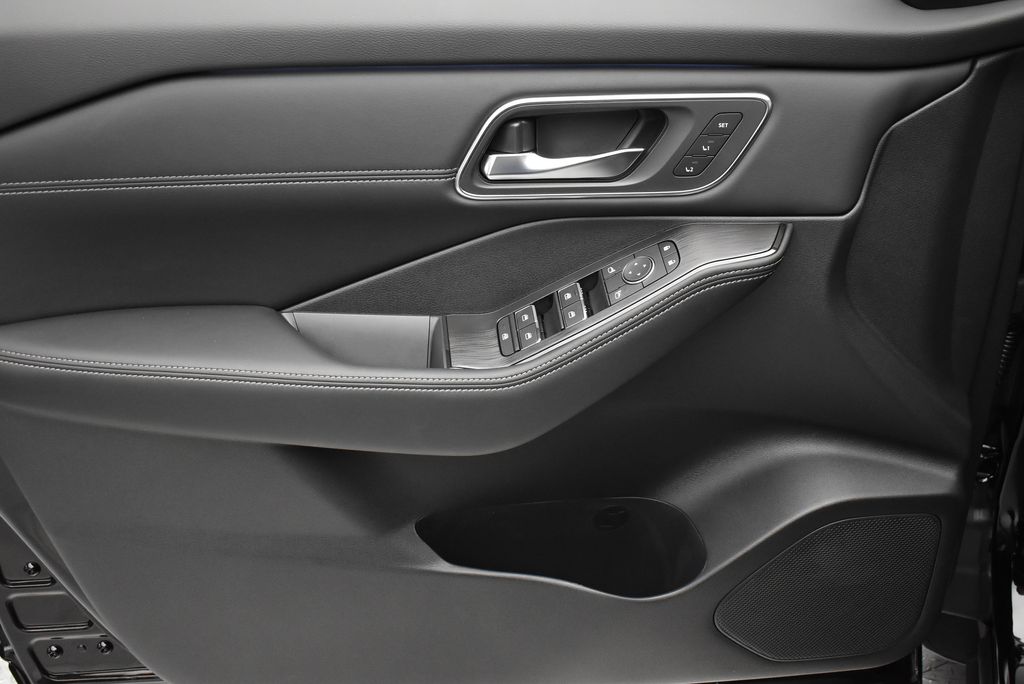 Thumbnail: 2026 Nissan Rogue - 10