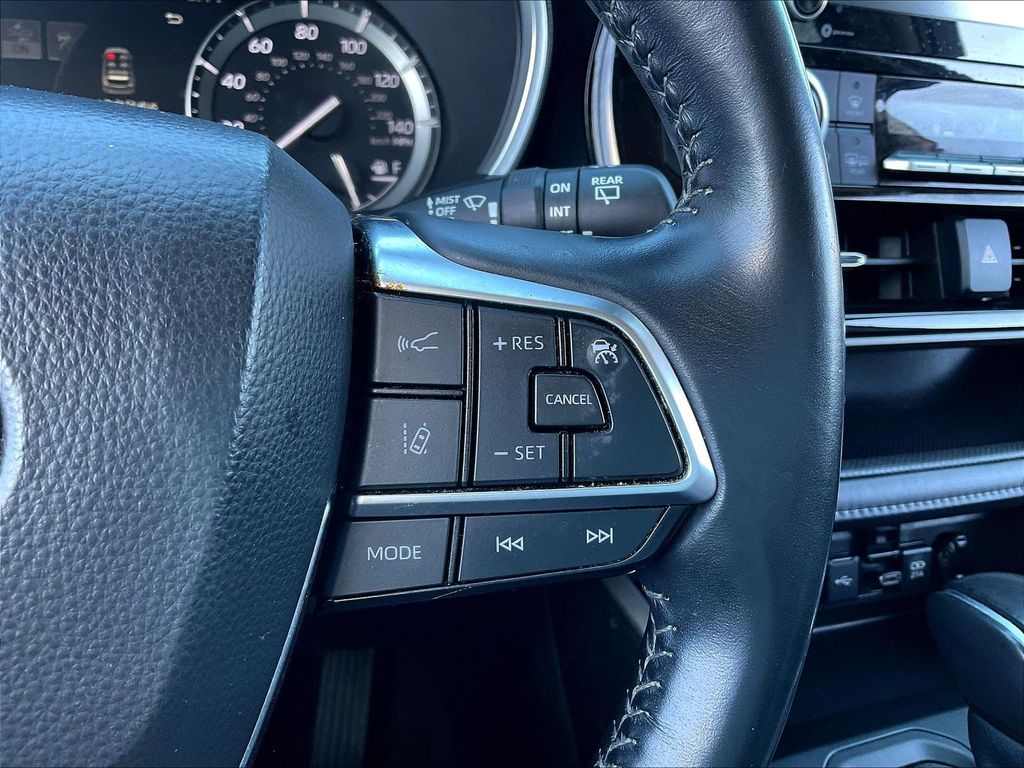 2021 Toyota Highlander — photo 24