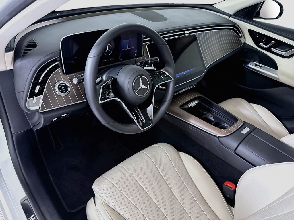 Thumbnail: 2025 Mercedes-Benz E-Class - 9