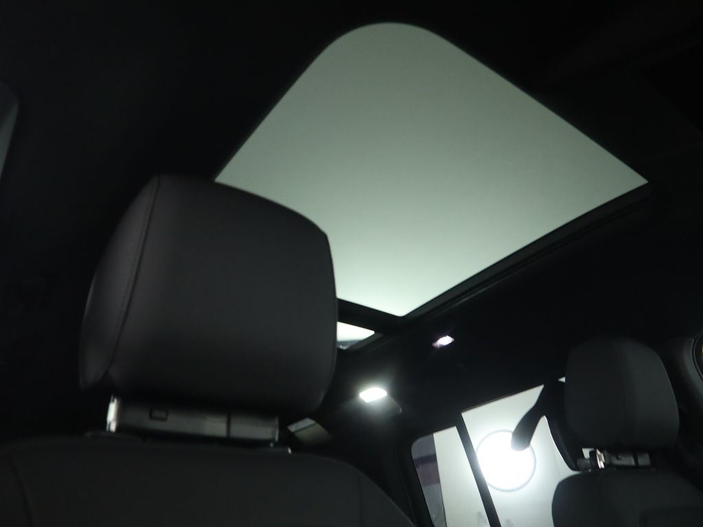 Thumbnail: 2026 Land Rover Defender - 20