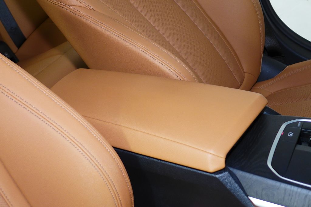 Thumbnail: 2023 BMW i4 - 16