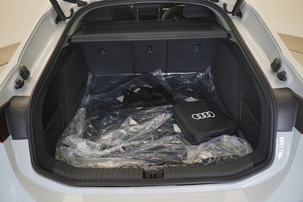 Thumbnail: 2025 Audi A6 - 11