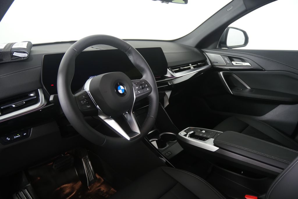 Thumbnail: 2027 BMW X2 - 12