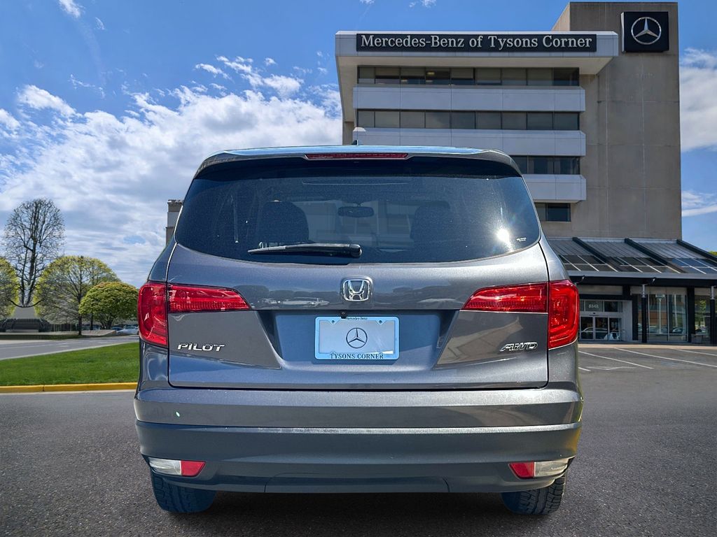 Thumbnail: 2017 Honda Pilot - 6
