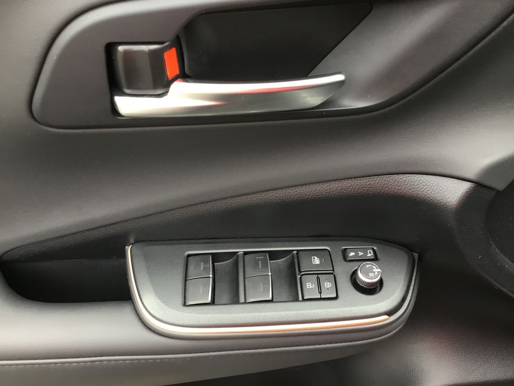 Thumbnail: 2023 Toyota Crown - 17