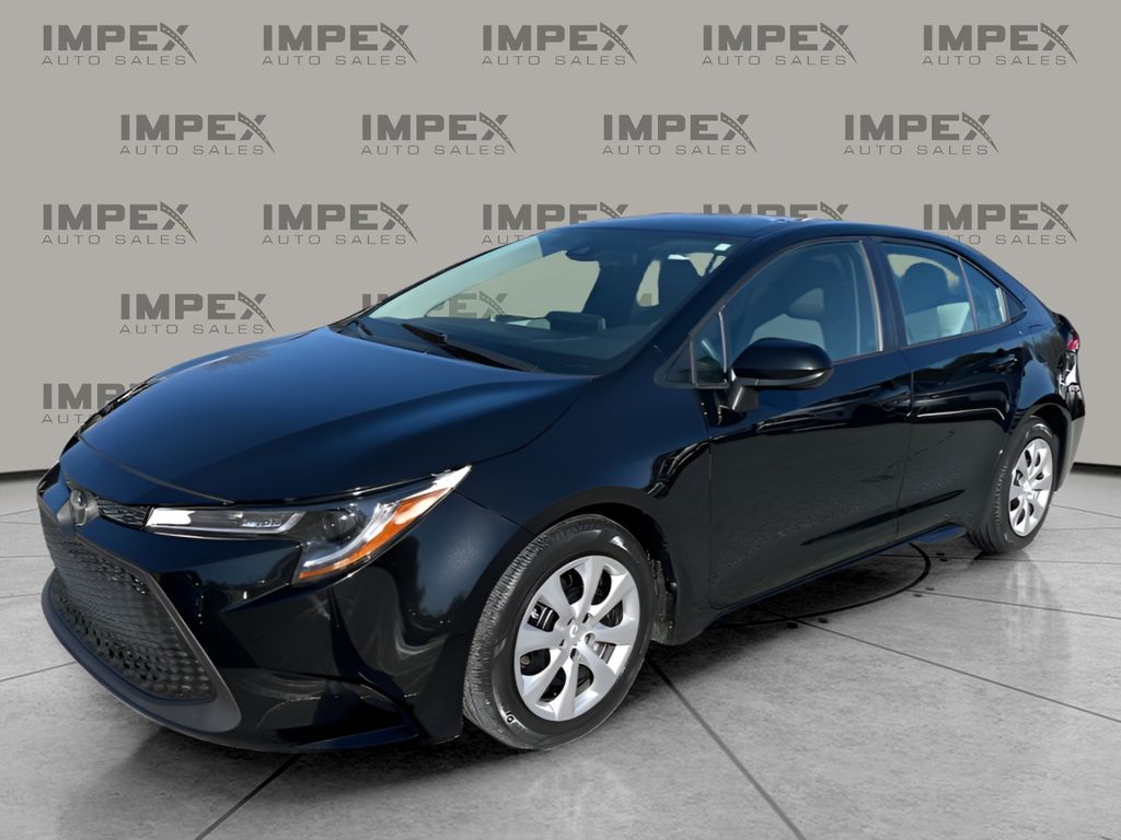 2021 Toyota Corolla LE's photo