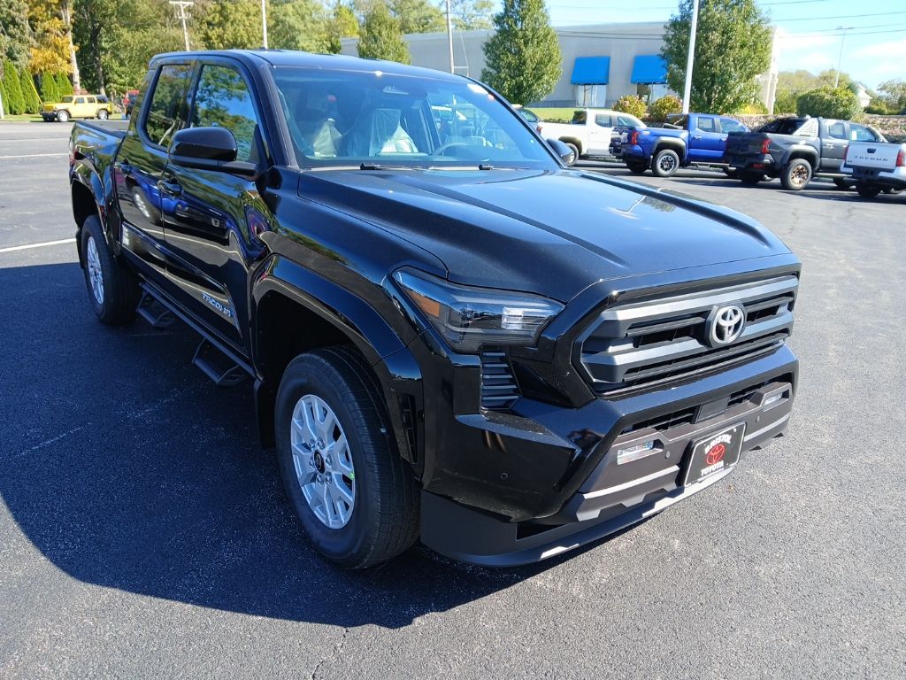 2025 Toyota Tacoma SR5's photo