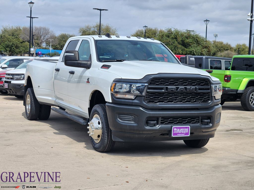 2024 RAM 3500 Tradesman Crew Cab LB DRW 4WD