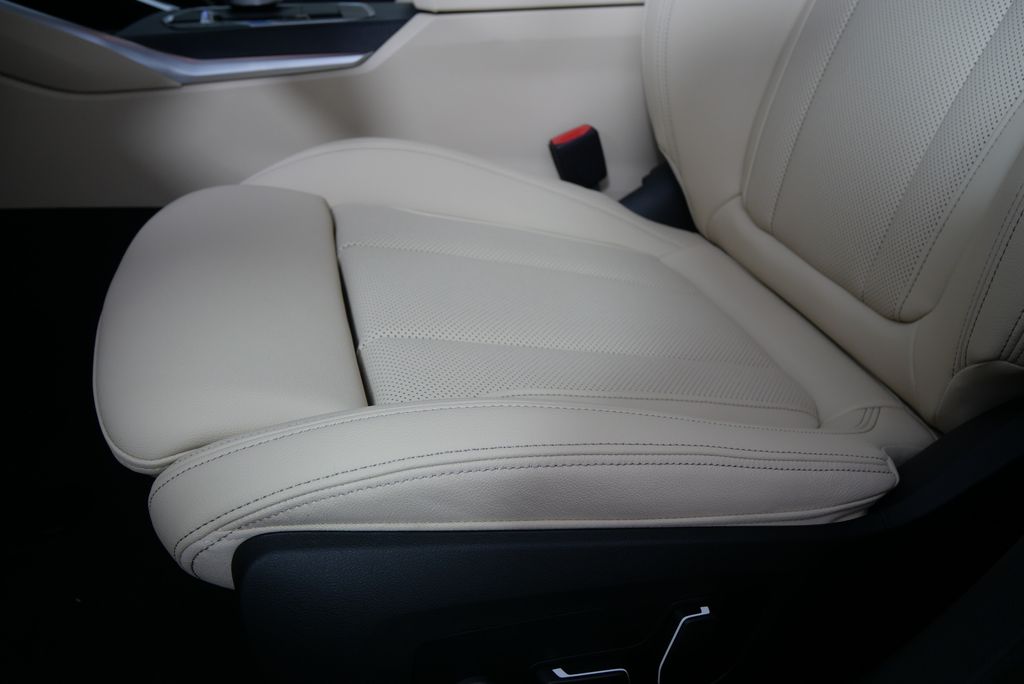 2025 BMW i4 eDrive40 9