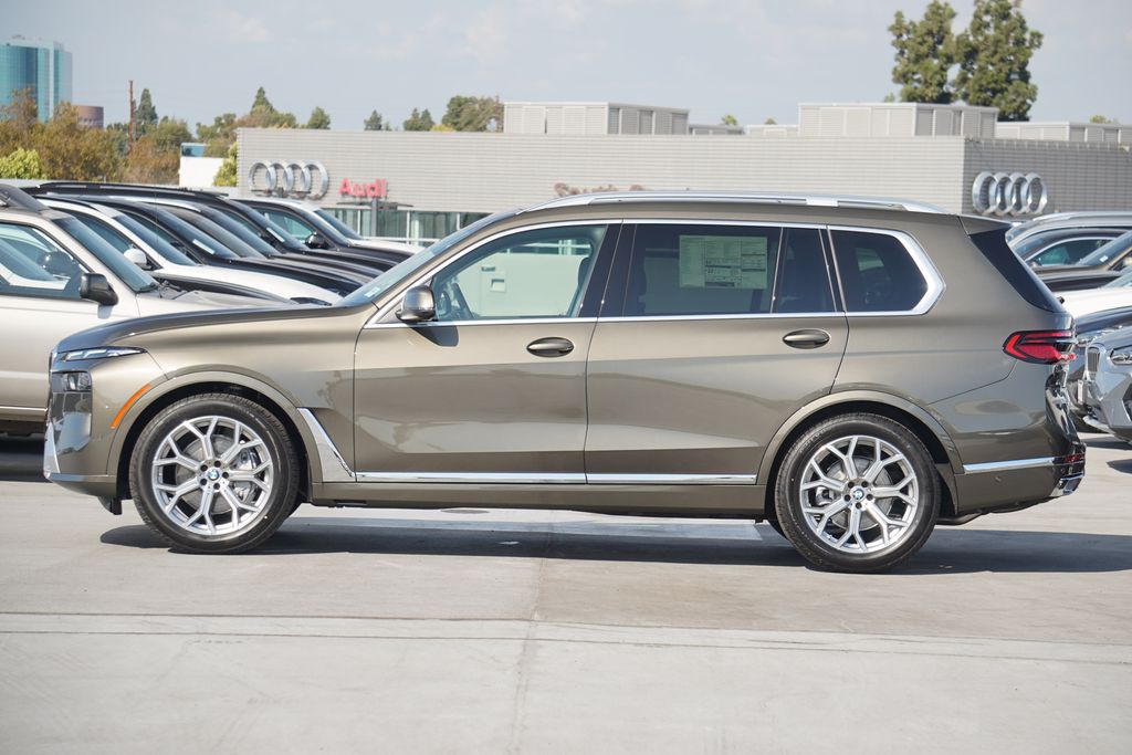 2025 BMW X7 xDrive40i 4