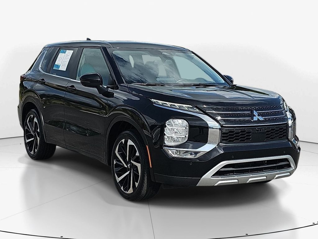2024 Mitsubishi Outlander SE