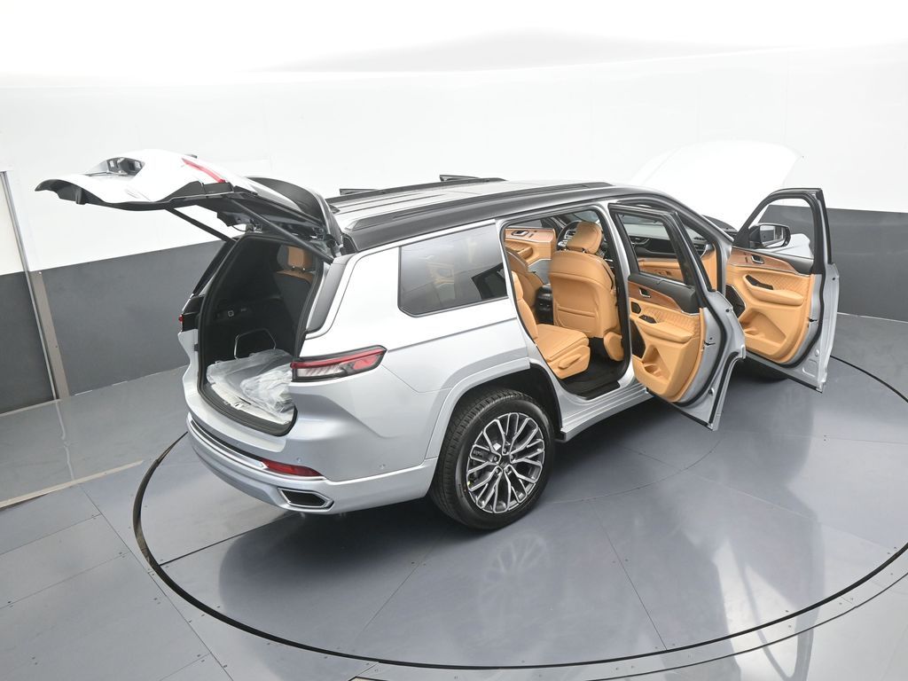 New 2025 Silver Zynith Jeep Summit image 81