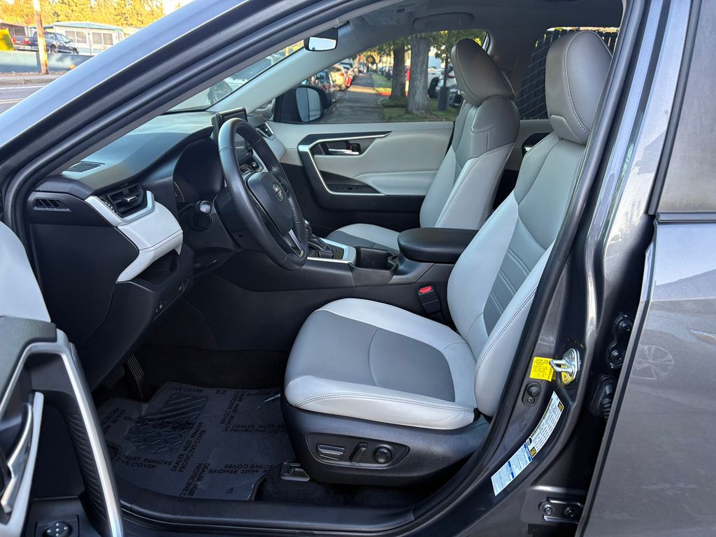 2022 Toyota RAV4 XLE Premium