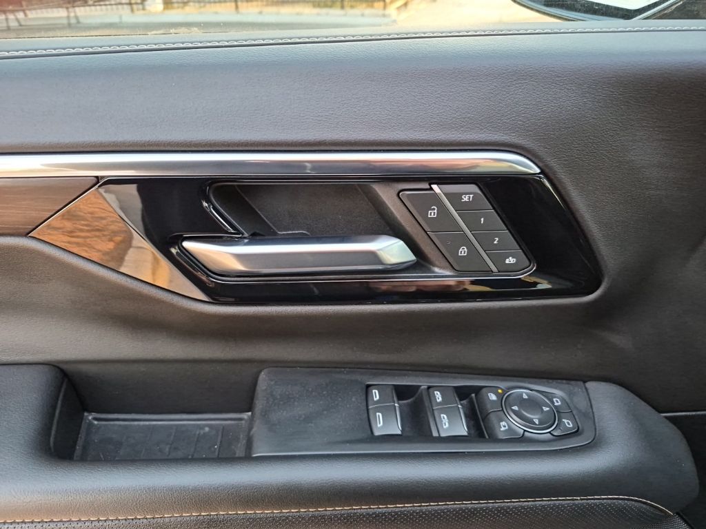 Used Car 2025 Chevrolet Suburban  Premier For Sale Under $70,000 In Austin, Texas