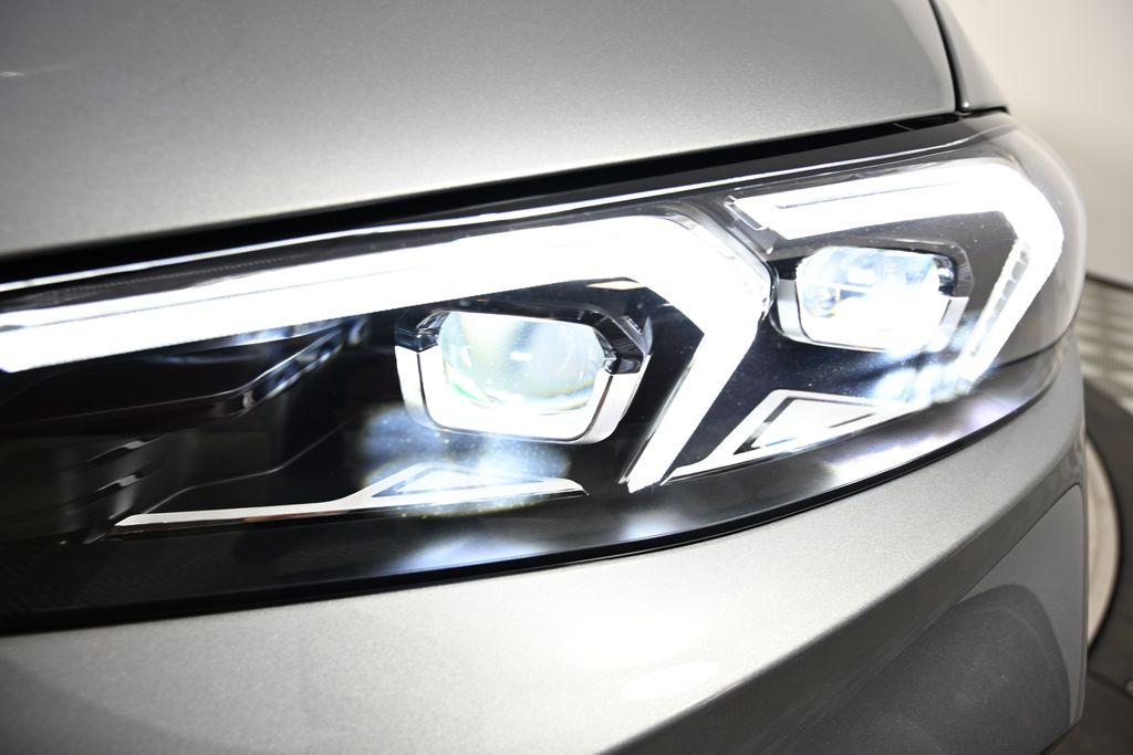 Thumbnail: 2026 BMW 3 Series - 9