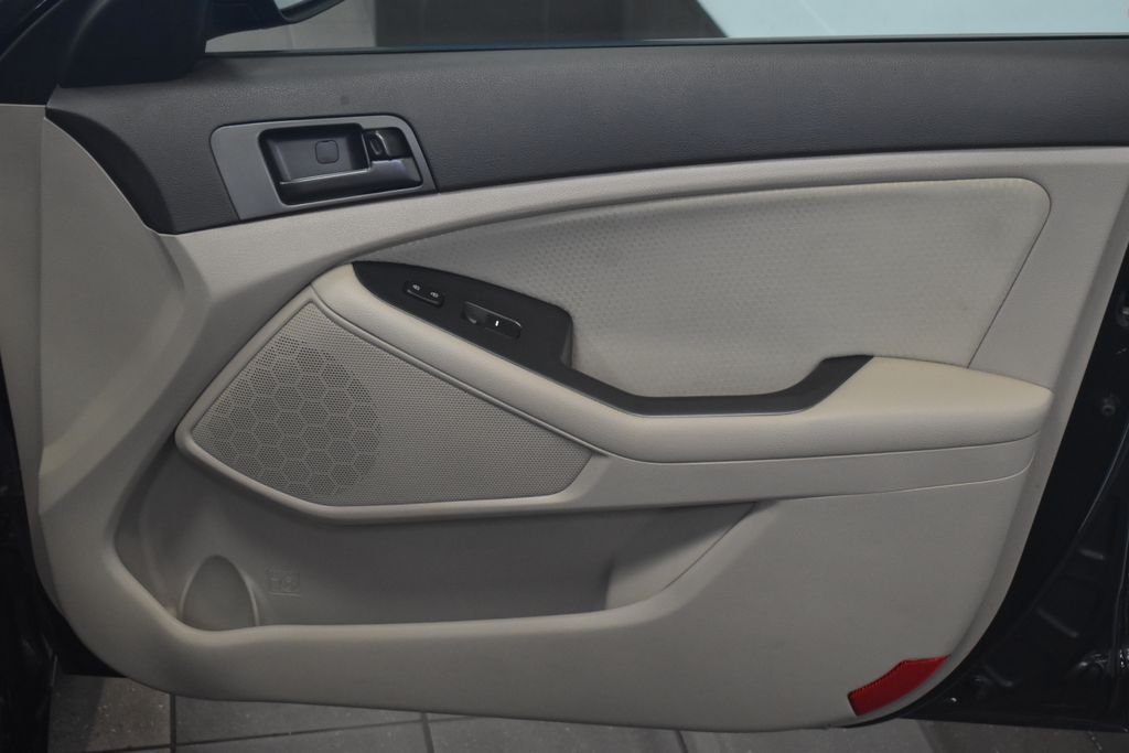Thumbnail: 2013 Kia Optima - 31