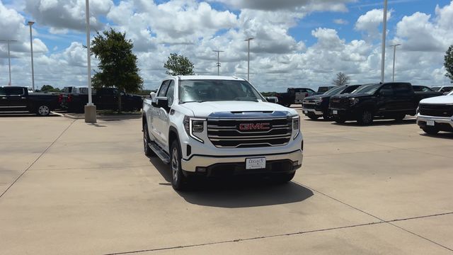 New 2026 White GMC SLT image 4