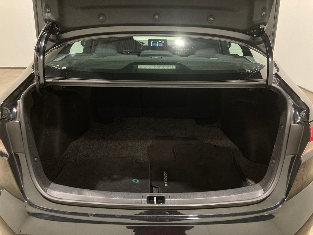 2021 Toyota Corolla SE photo 2