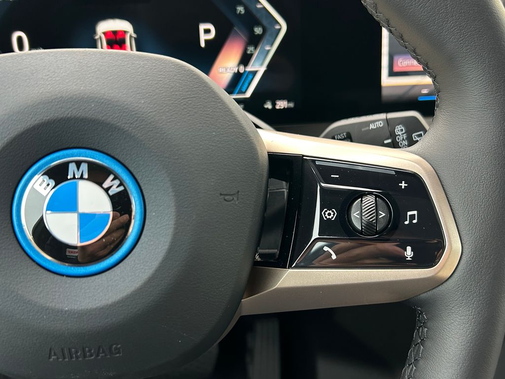 2025 BMW iX xDrive50 21