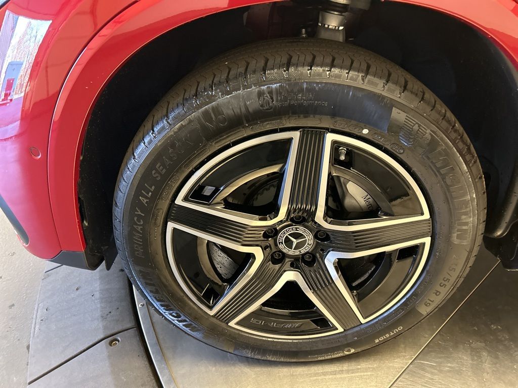 Thumbnail: 2026 Mercedes-Benz GLC - 10