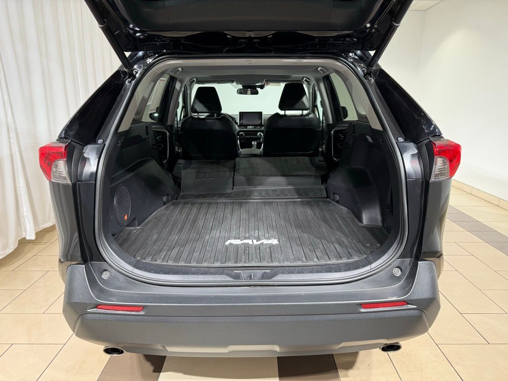 Thumbnail: 2019 Toyota RAV4 - 12