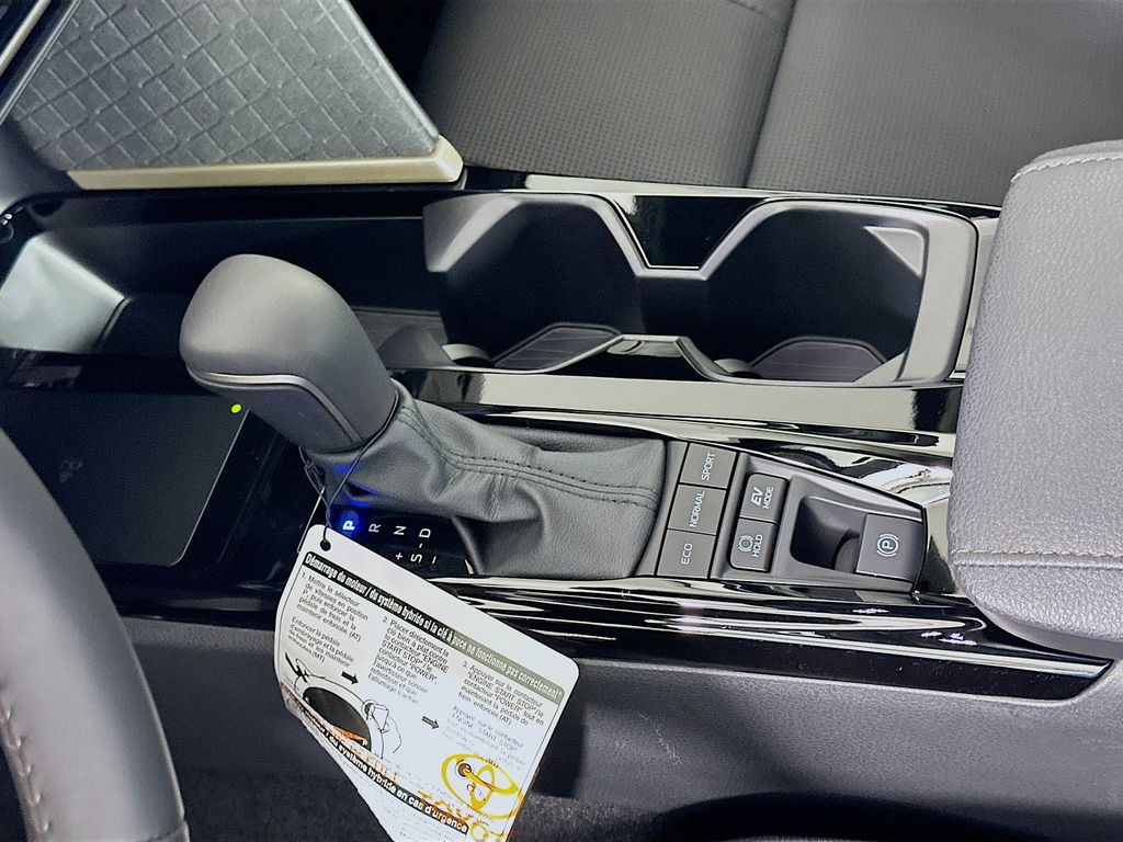 Thumbnail: 2025 Toyota Camry - 17