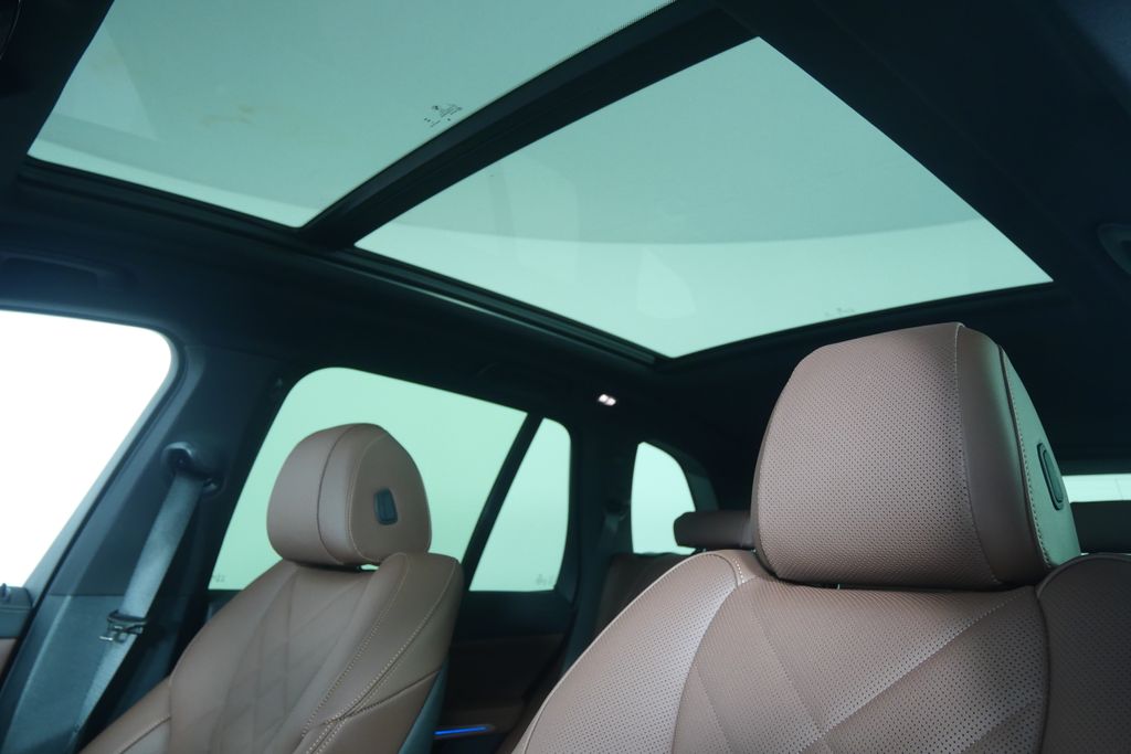 Thumbnail: 2026 BMW X5 - 11