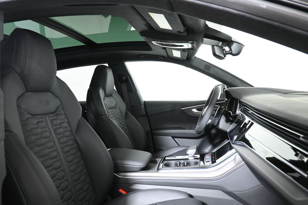 Thumbnail: 2026 Audi RS Q8 - 22