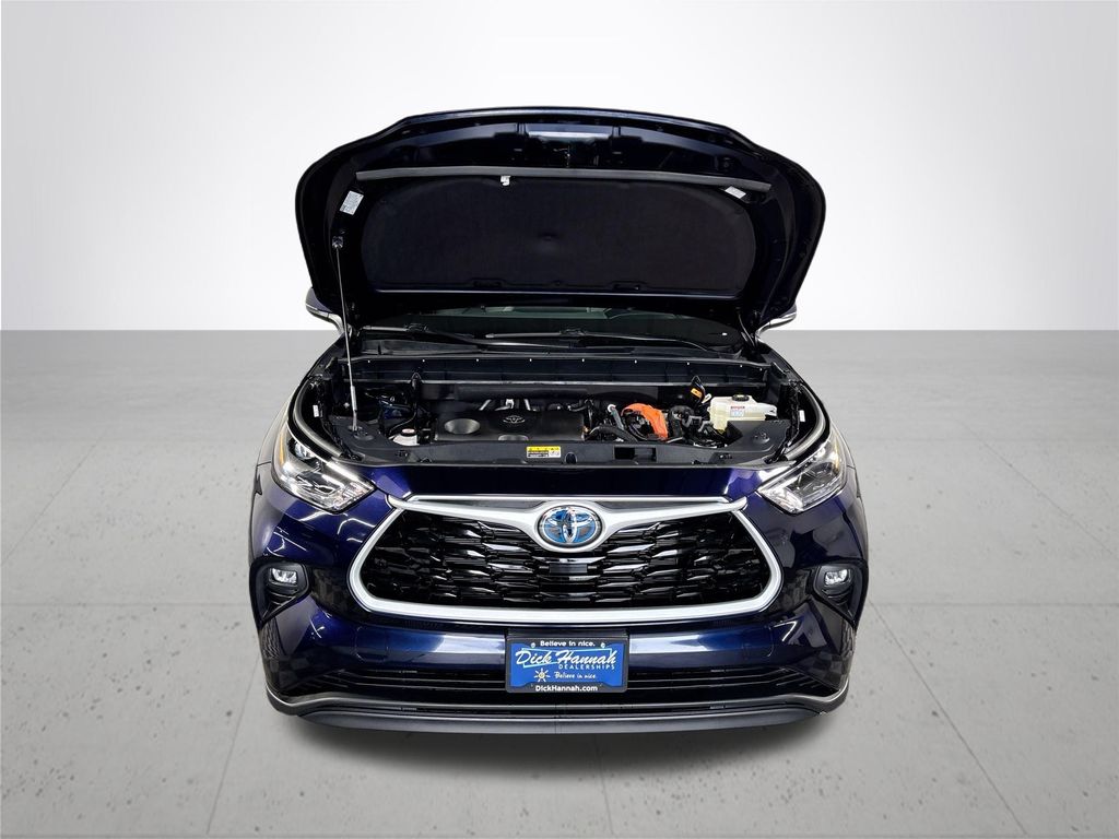 2024 Toyota Highlander Hybrid XLE