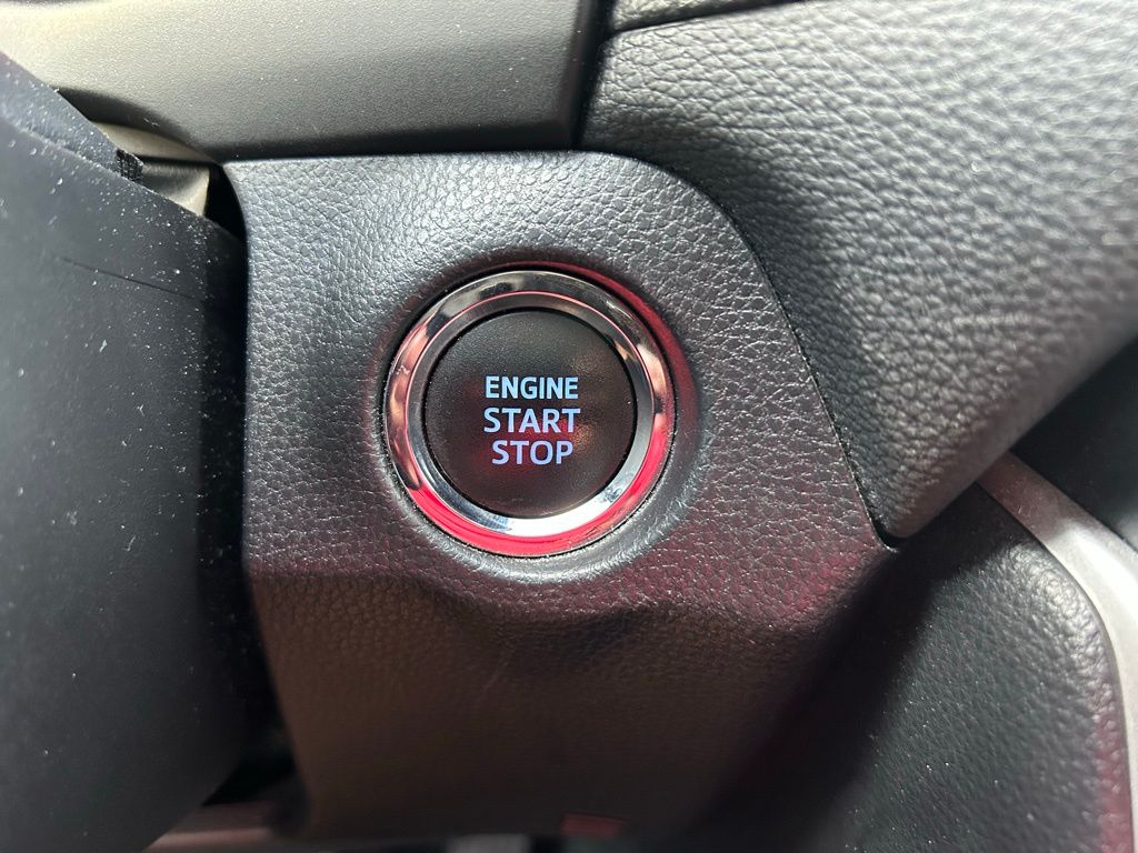 Thumbnail: 2021 Toyota RAV4 - 28