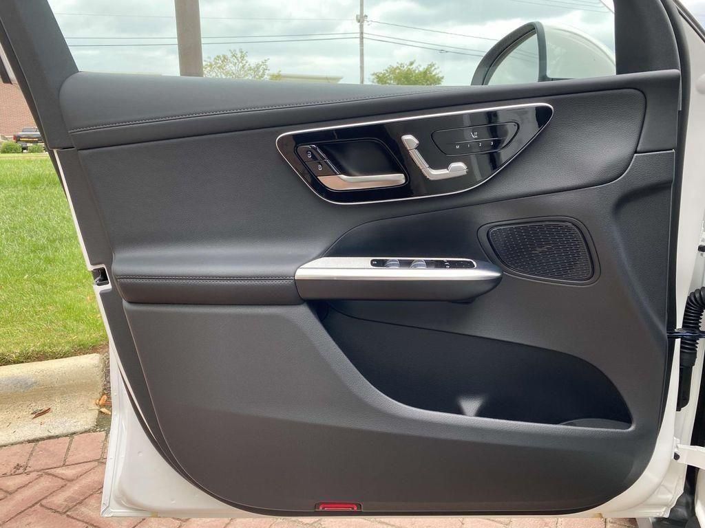 Thumbnail: 2024 Mercedes-Benz GLC - 15