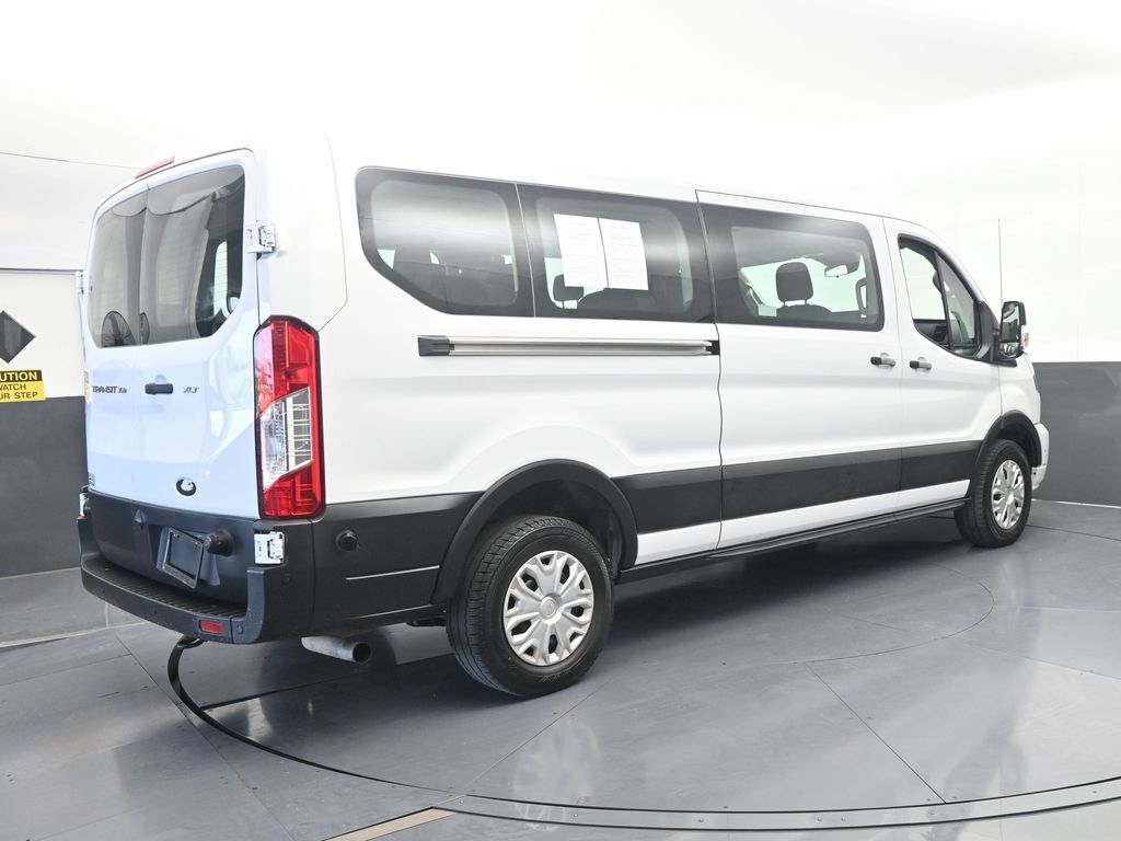 Used 2024 Oxford White Ford XLT image 5