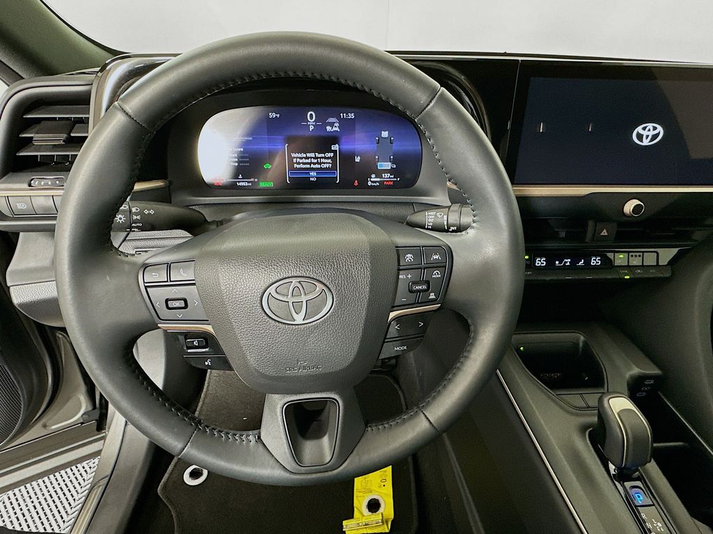 Thumbnail: 2023 Toyota Crown - 11