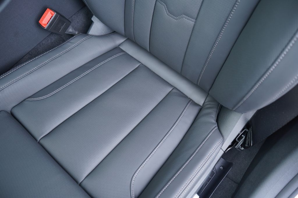 Thumbnail: 2026 BMW 8 Series - 11