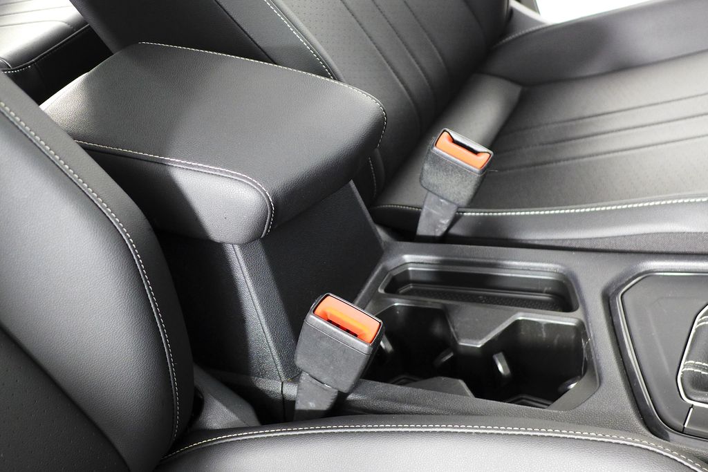 Thumbnail: 2023 Volkswagen Tiguan - 16