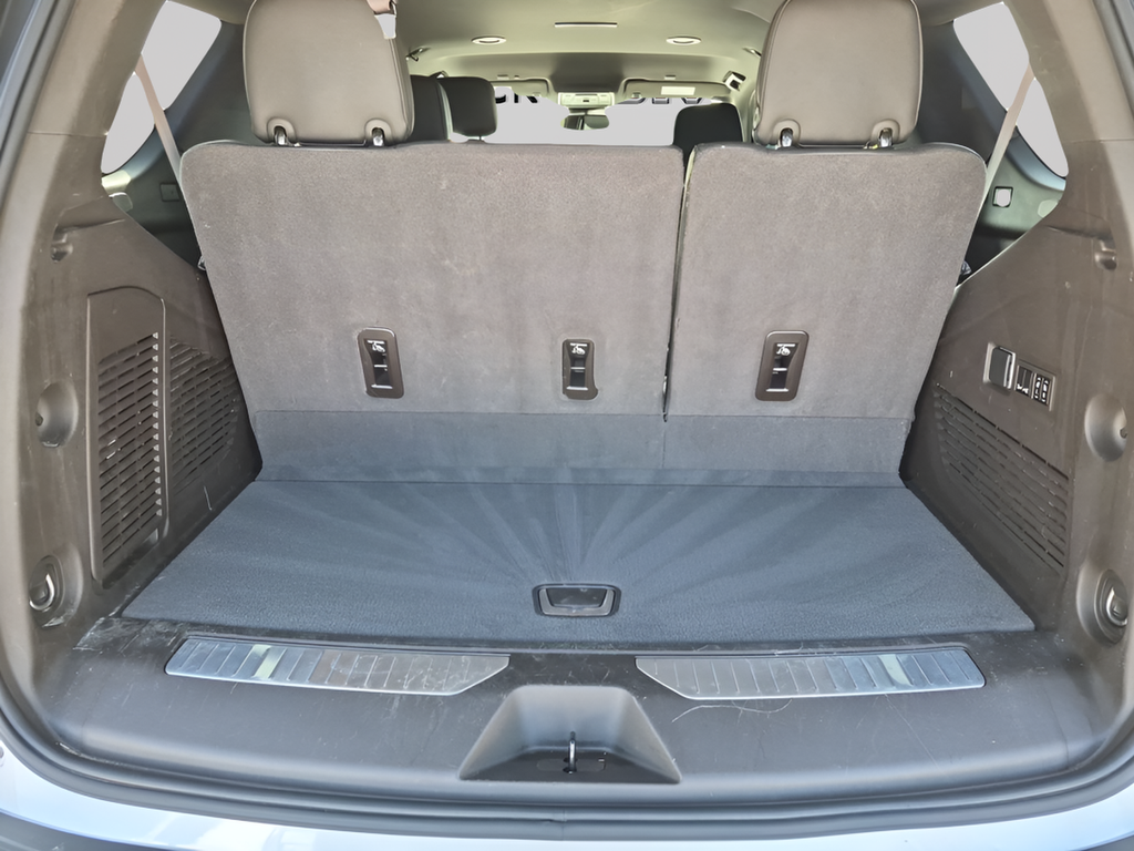 Used 2024 White GMC Denali image 48