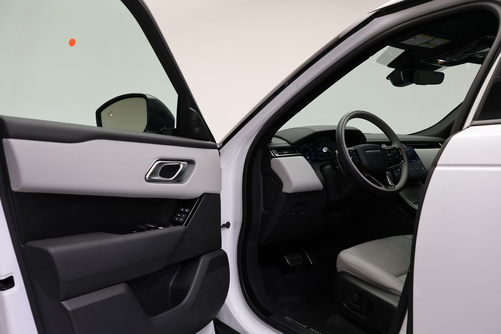 Thumbnail: 2026 Land Rover Range Rover Velar - 29