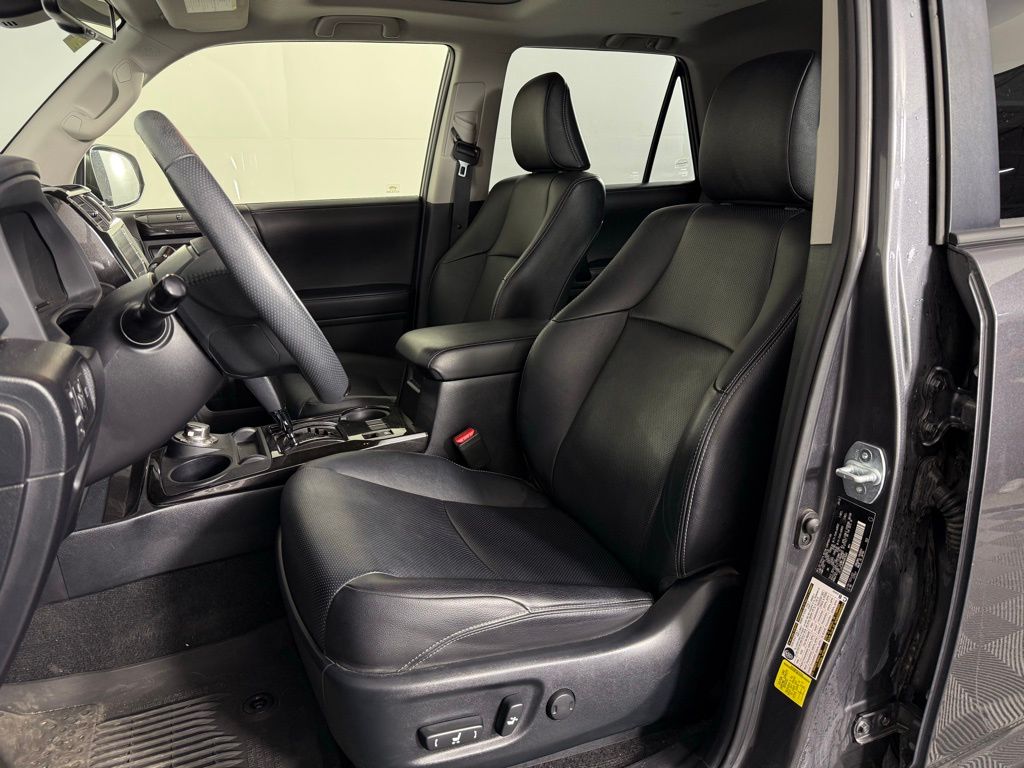 Thumbnail: 2021 Toyota 4Runner - 14