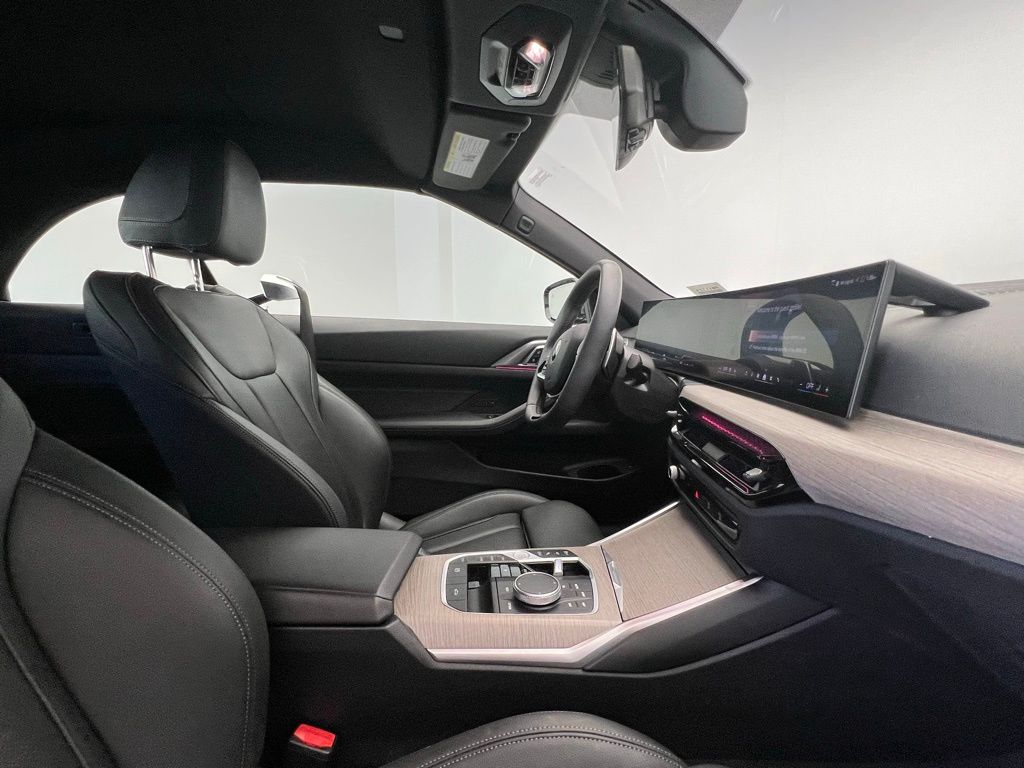 Thumbnail: 2025 BMW 4 Series - 10