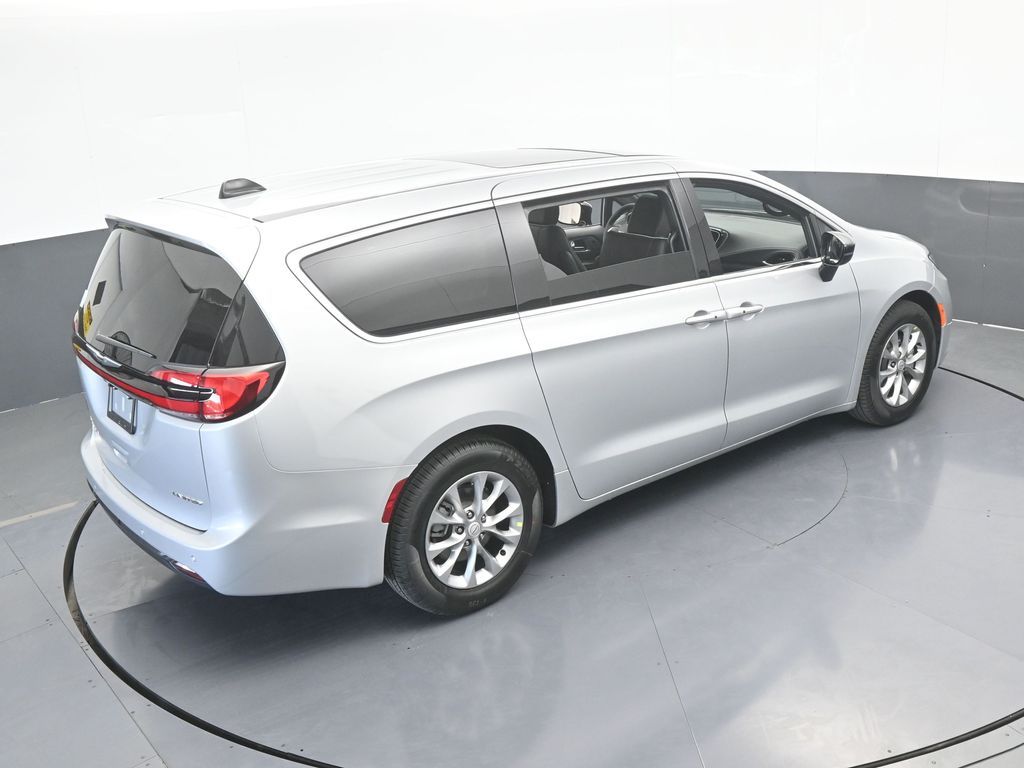 New 2026 Silver Mist Clearcoat Chrysler Limited image 52