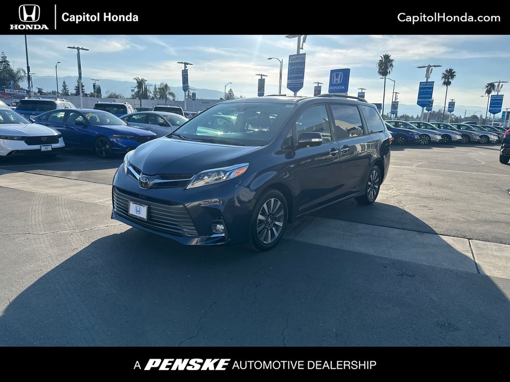 2018 Toyota Sienna SE Premium Hero Image