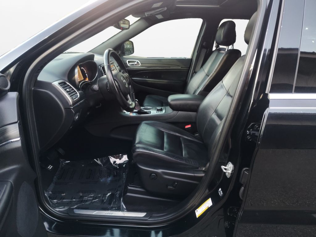 Used Car 2021 Jeep Grand Cherokee  Limited For Sale Under $30,000 In Austin, Texas