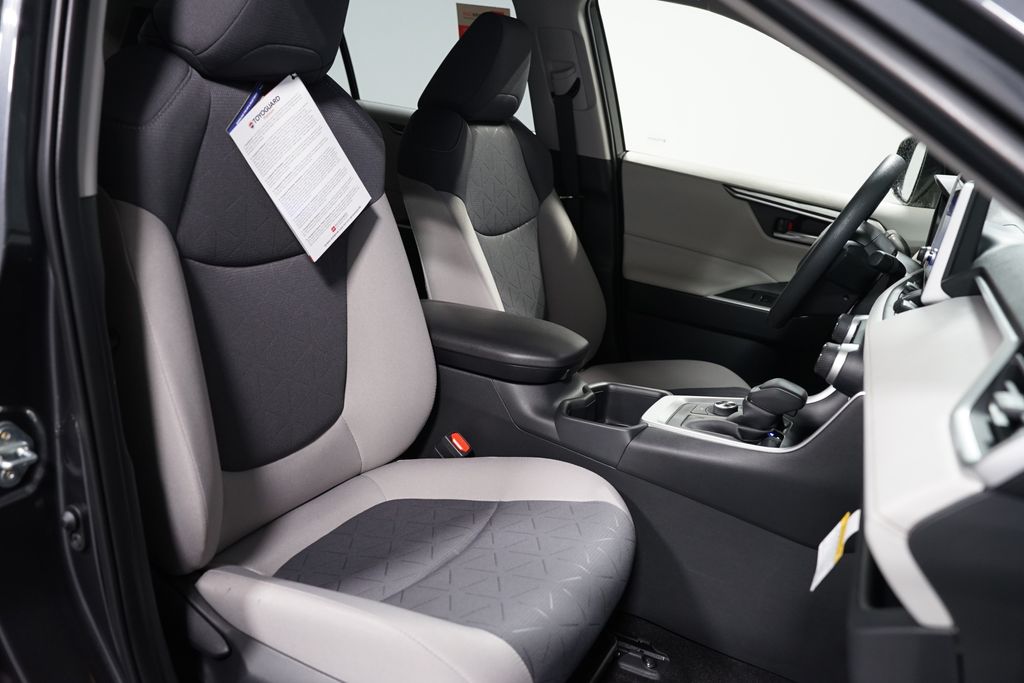 Thumbnail: 2025 Toyota RAV4 - 28