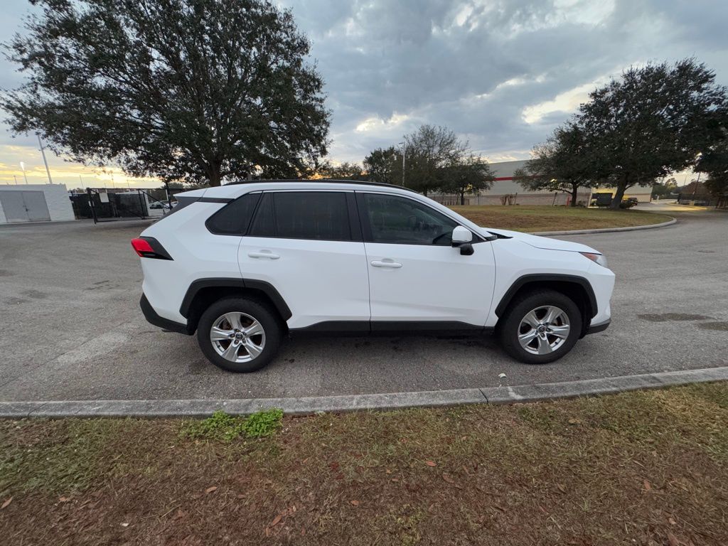 2021 Toyota RAV4 XLE 6