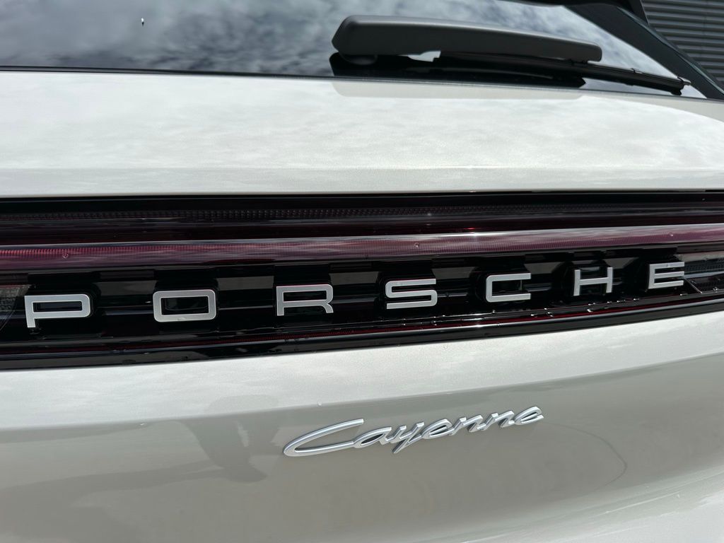 Thumbnail: 2025 Porsche Cayenne - 12