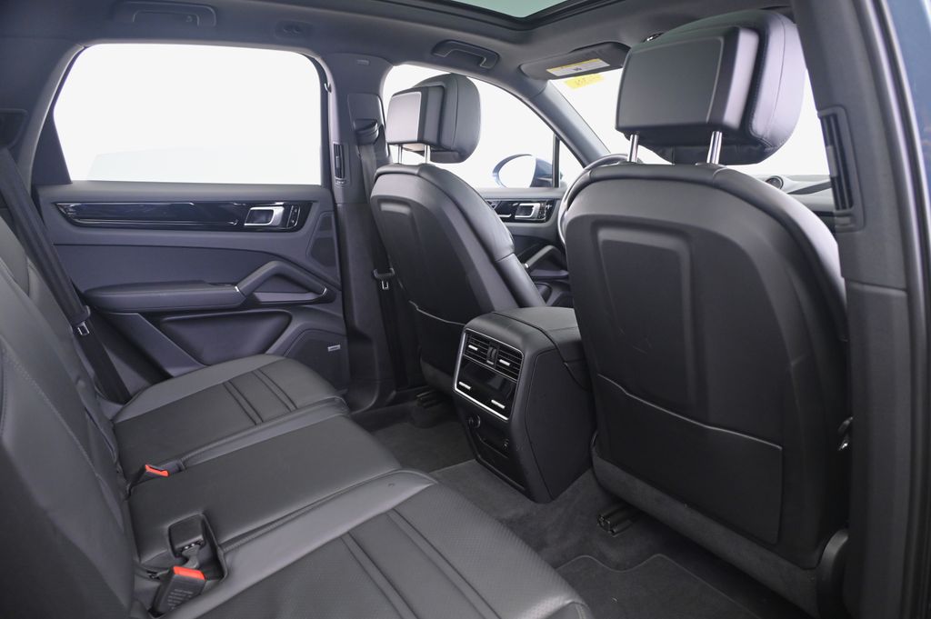 Thumbnail: 2019 Porsche Cayenne - 21