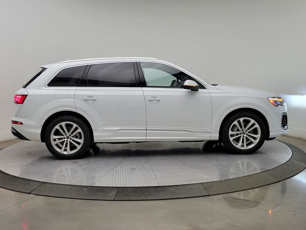 Thumbnail: 2026 Audi Q7 - 6