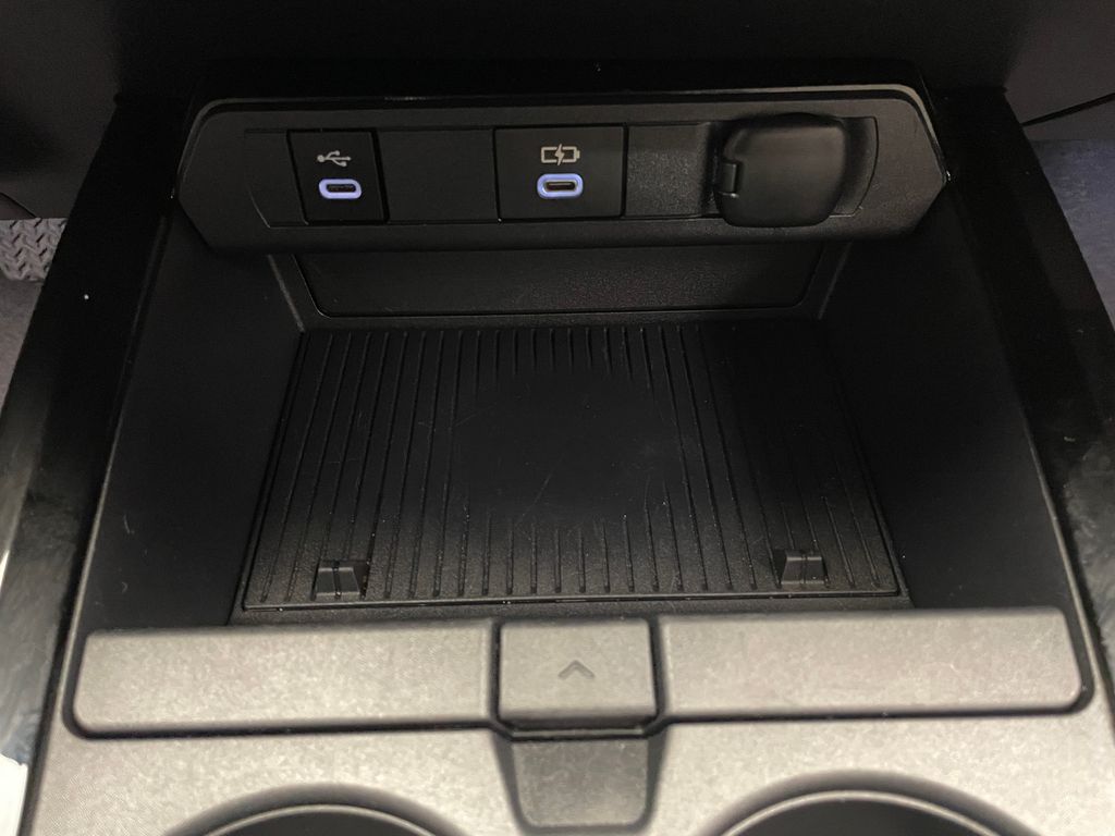 2023 Toyota Prius Limited 28