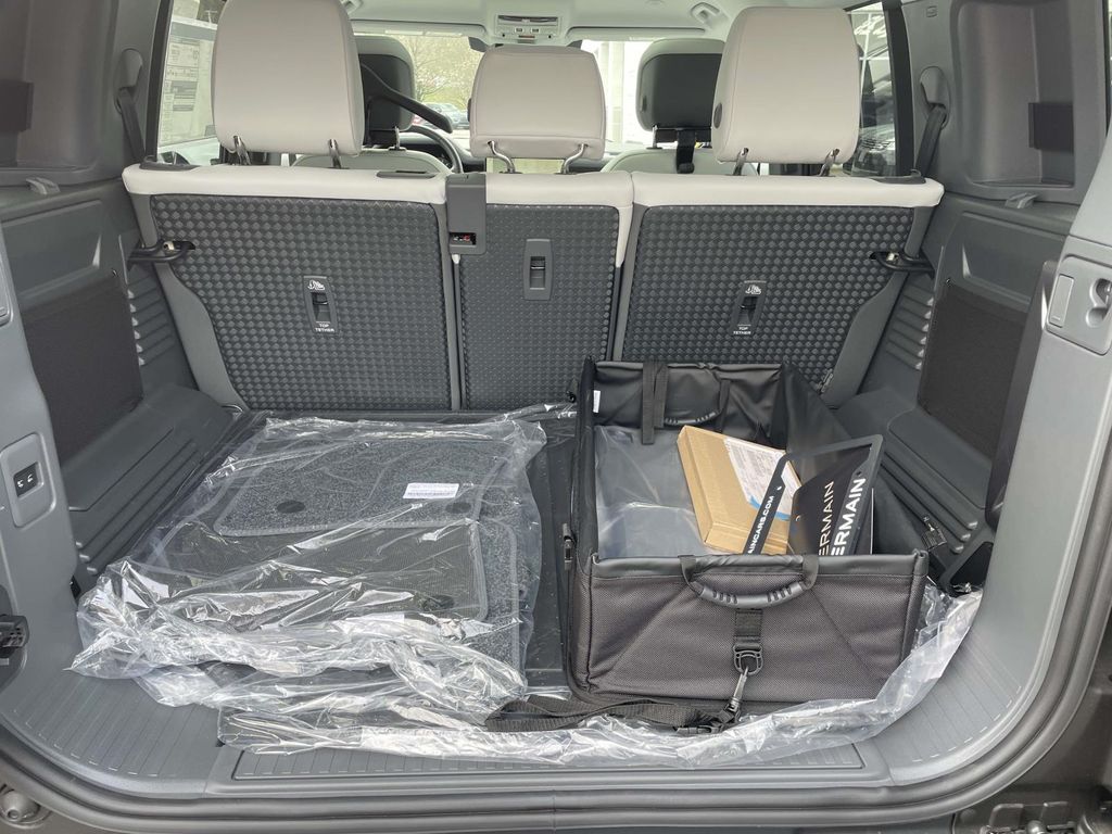 New 2026 Gray Land Rover S image 18